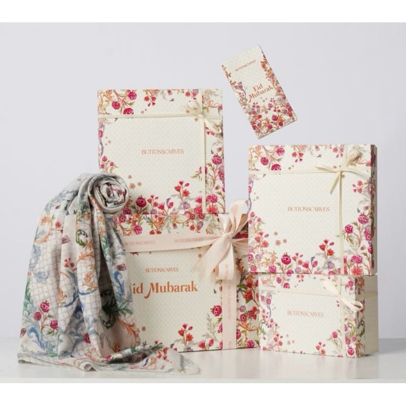 

The Raya Hampers Buttonscarves 2025 (Brand New)
