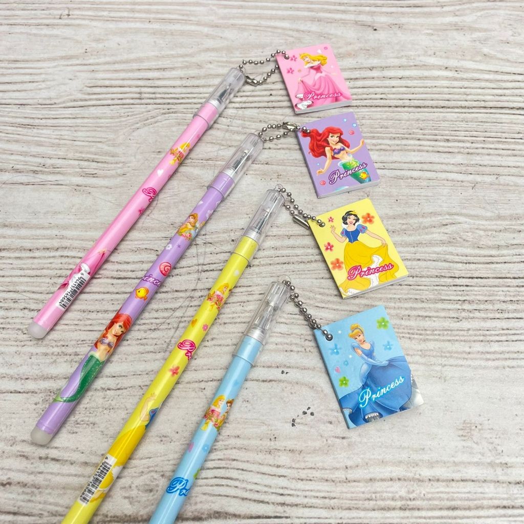 

Pulpen Gantungan Buku Princess Cute Lucu Cantik Favorit Anak Tinta Gel Hitam / Pen Buku Putri Ready 4 Varian Warna Alat Tulis Sekolah Kekinian Termurah