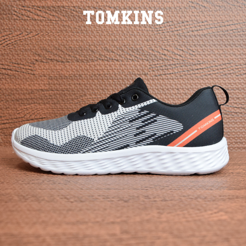 TOMKINS Detour - White Sepatu Olahraga