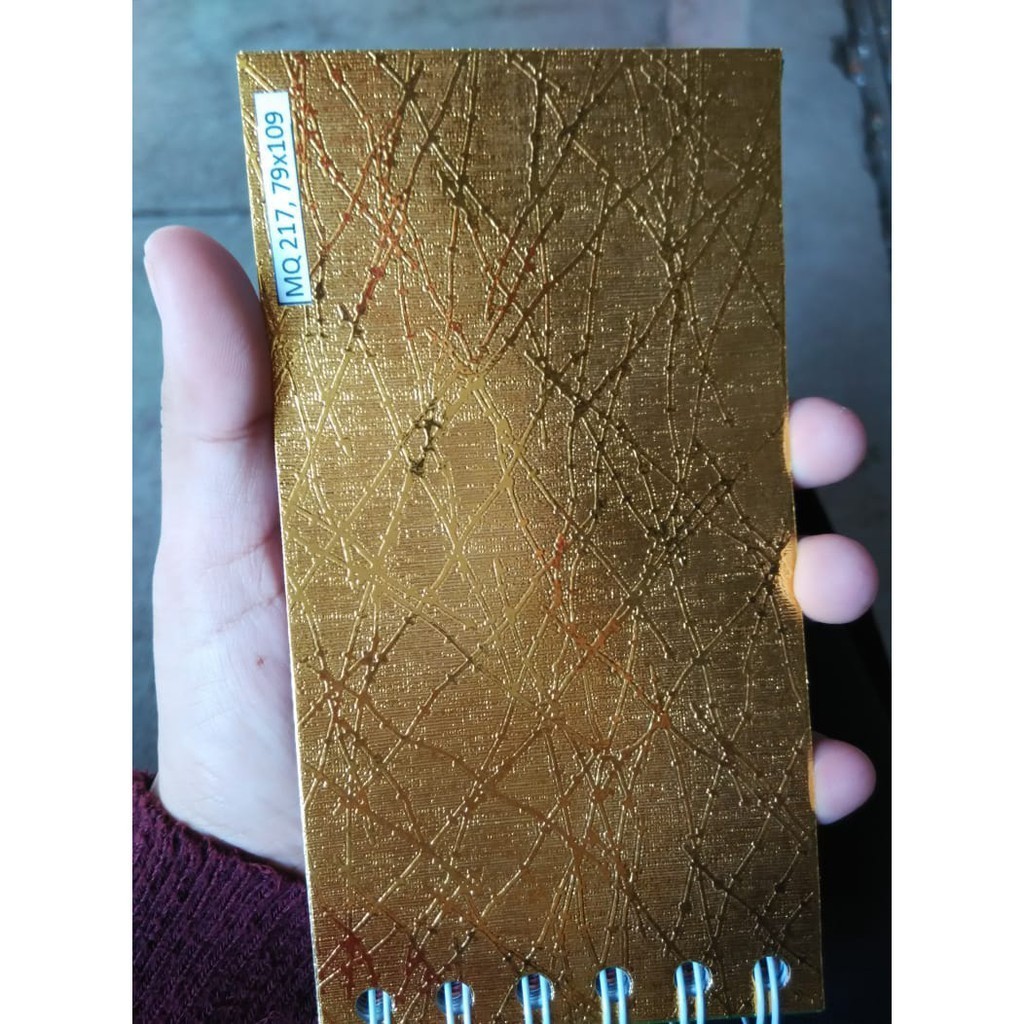 

Kertas metalique 217, yasin , kado impor , eksklusif , cover box , packaging