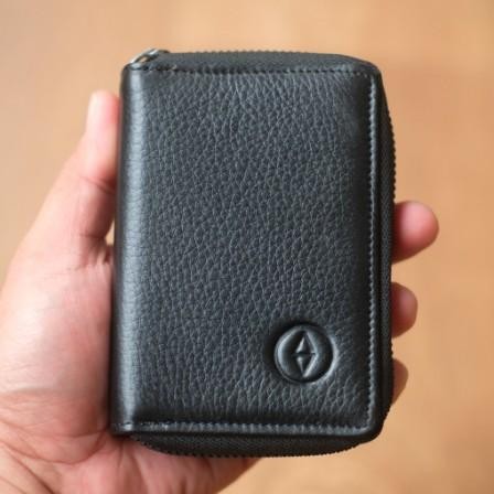 

Ready Sendy Leather Dompet Kartu Tempat Logam Mulia Antam Card Holder MAPLE - Hitam