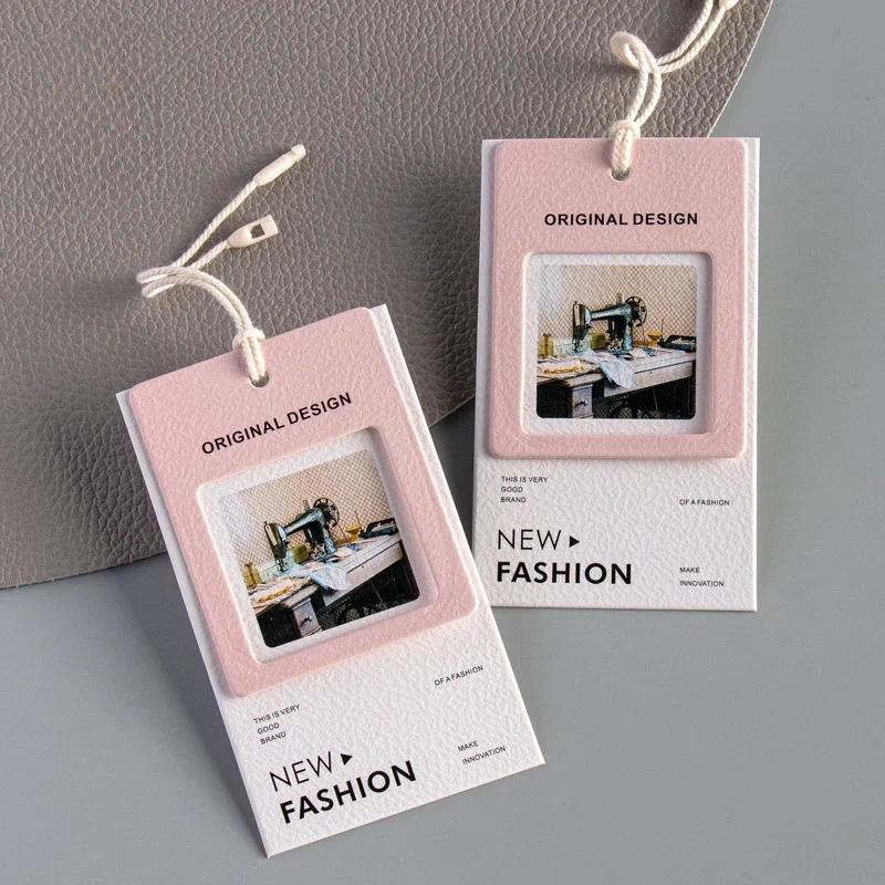 

100pcs Clothing Hangtag Custom Logo Women's Clothing Trademark Hangtag High-grade Roland Grain Hangtags Cards with Strings