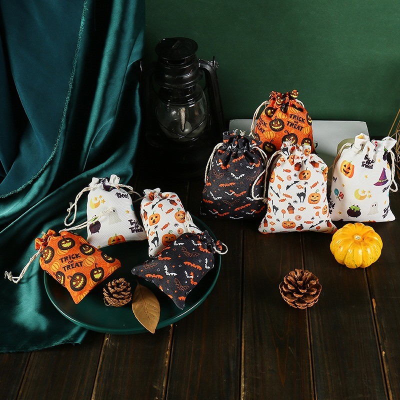 

50PCS Halloween Candy Gifts Linen Bags10 X14cm Drawstring Bag Festival Party Christmas Biscuit Snacks Packaging Storage Bag