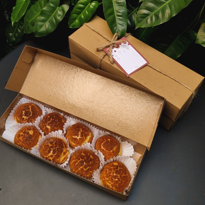

DISKON Hampers Lebaran Kue Soes / Craquelin Choux + Free Greeting Card