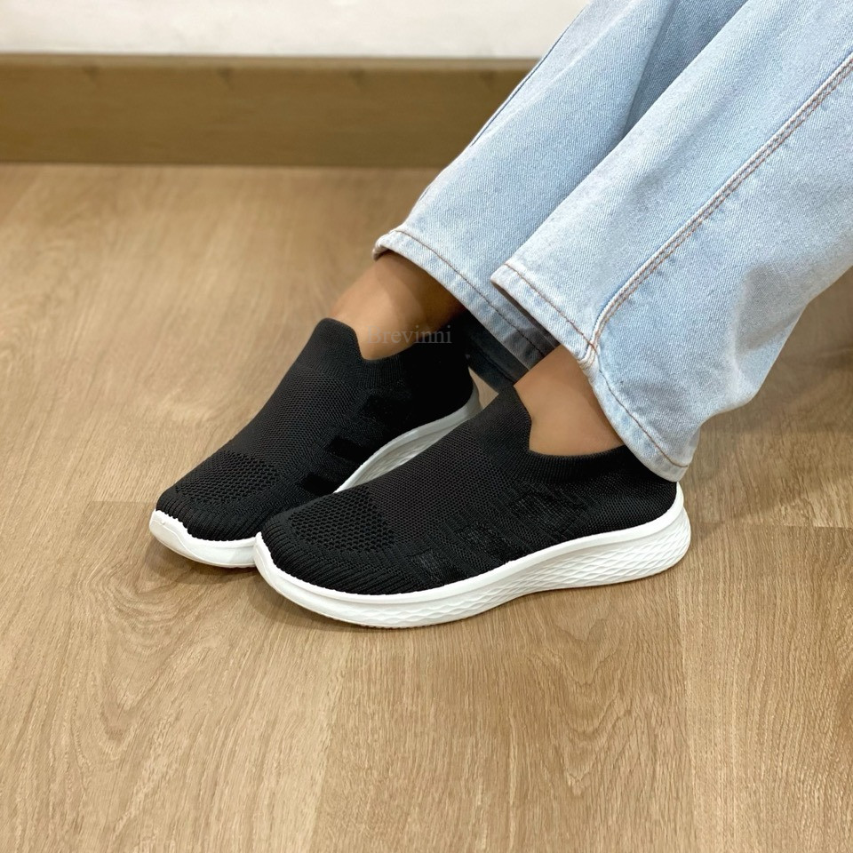 BREVINNI Rana Women Slip On Sneakers || Sepatu Slip On Wanita || Sepatu Slip On Full Black Wanita ||