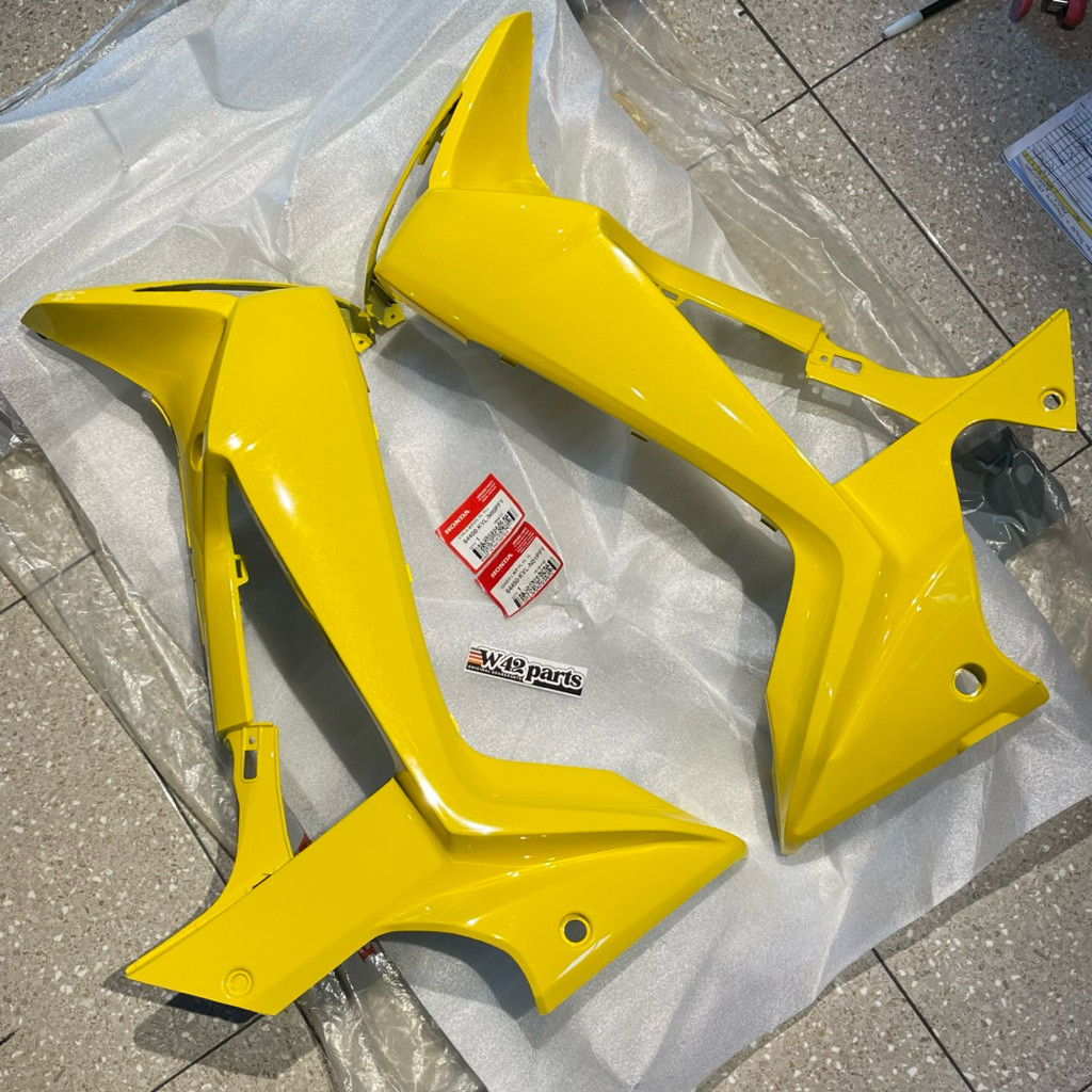 COVER LEGSHIELD SAYAP DALAM BODY DEPAN SUPRA X125 X 125 BATMAN KUNING ORIGINAL AHM 64400 64450 KVL N
