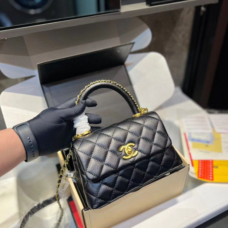 Chanel coco handle caviar shoulder bag