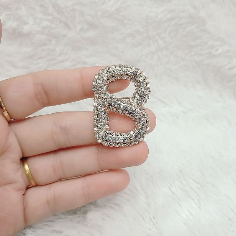 Bros Kerudung Cantik Mutiara Mewah Buttonscarves Titanium Anti Karat - Aksesoris Hijab - Bros Cantik