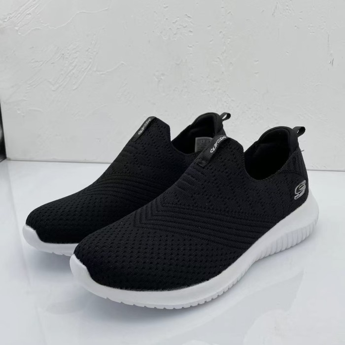 PROMO - Skechers / Slip On Wanita / Skechers Wanita / Skechers Ultra Flex 3.0 - Hitam Putih, 36