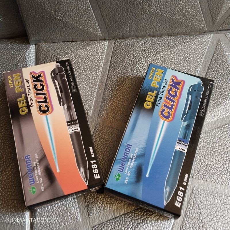 

SELUSIN (12 PCS + 1 Isi Tinta) Pulpen/Bolpoin WEIYADA GEL PEN E681 CLICK 0.7 mm Warna Hitam dan BiruCO