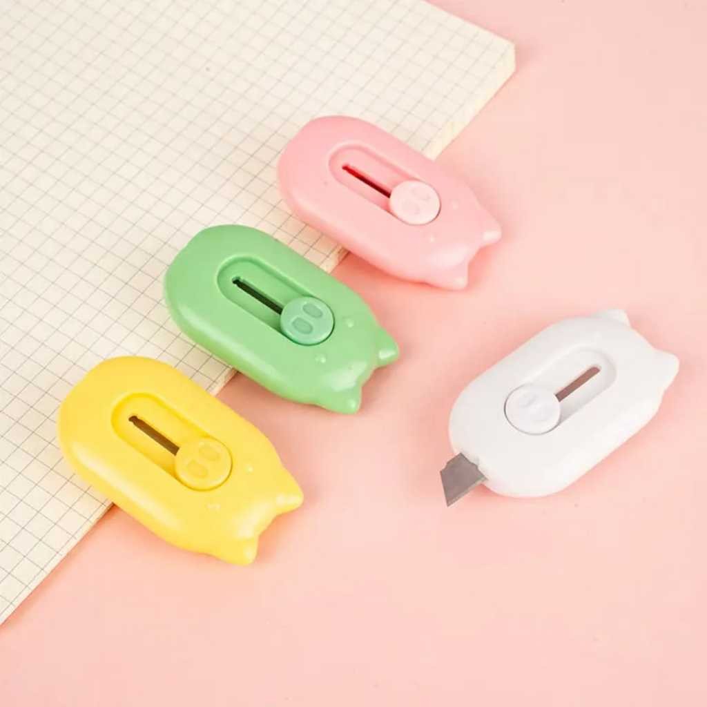 

Cutter Mini Karakter Lucu Pisau Kecil Portable Serbaguna Bahan Stainless Steel