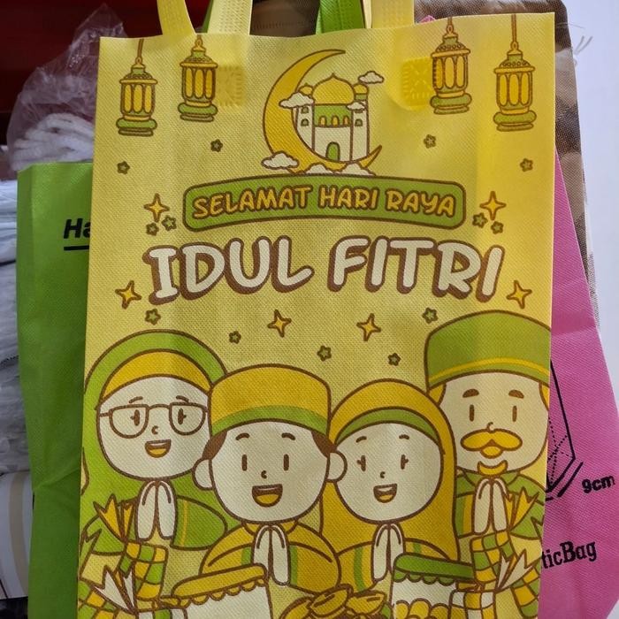 

TERBARU!! Tas spunbond/kain tempat souvenir/hampers/goodie bag lebarab/idul fitri - syawal family - Kuning