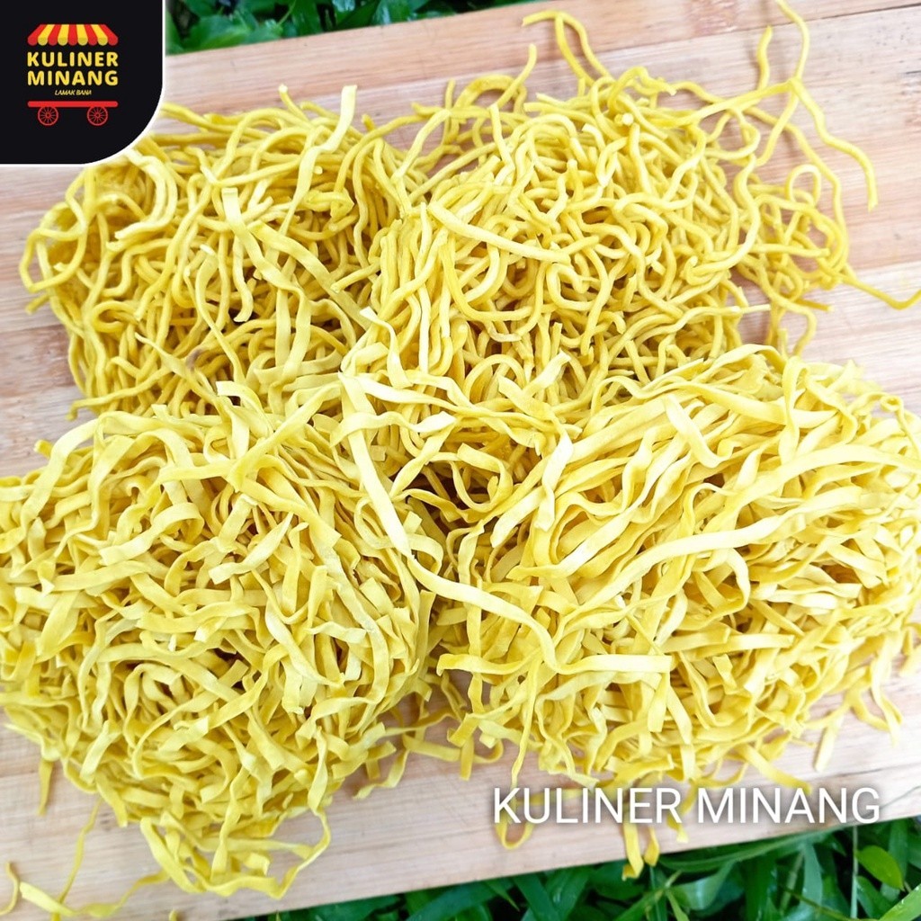 

Kuliner Minang Mie Kuning 500g Oleh-Oleh Asli Cemilan Kampung Makanan Khas Payakumbuh Padang AX00