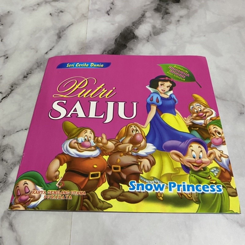 

Putri salju snow white disney princess buku cerita anak bahasa inggris indonesia bilingual dongeng putri puteri disney storybook story book bedtime story dongeng sebelum tidur pengantar tidur