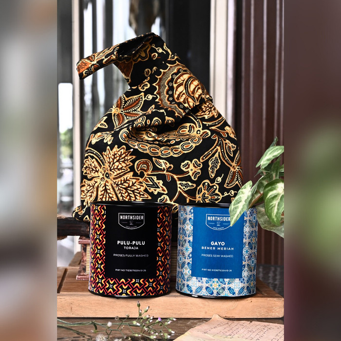 

ROUX Paket Biji Kopi Northsider x Tas Batik Saab Shares | The Care Bundle - BIJI KOPI