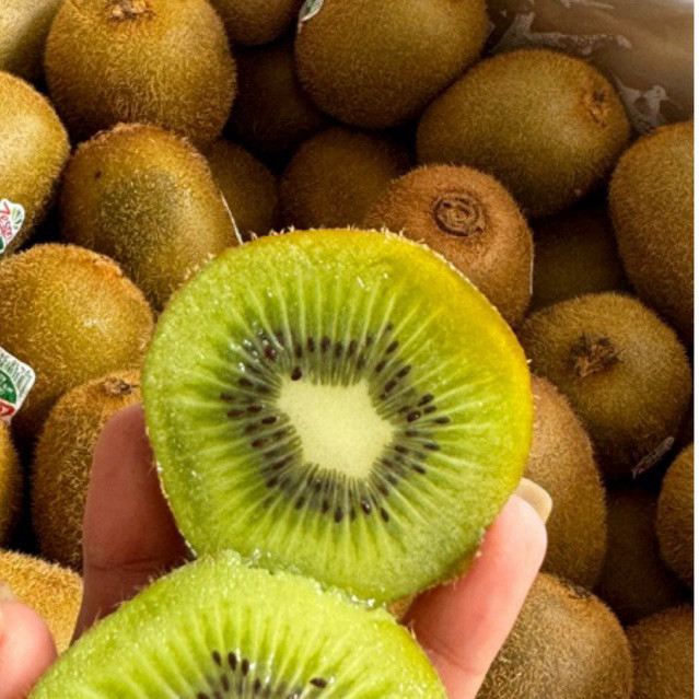 

[ PROMO ] kiwi hijau 1kg