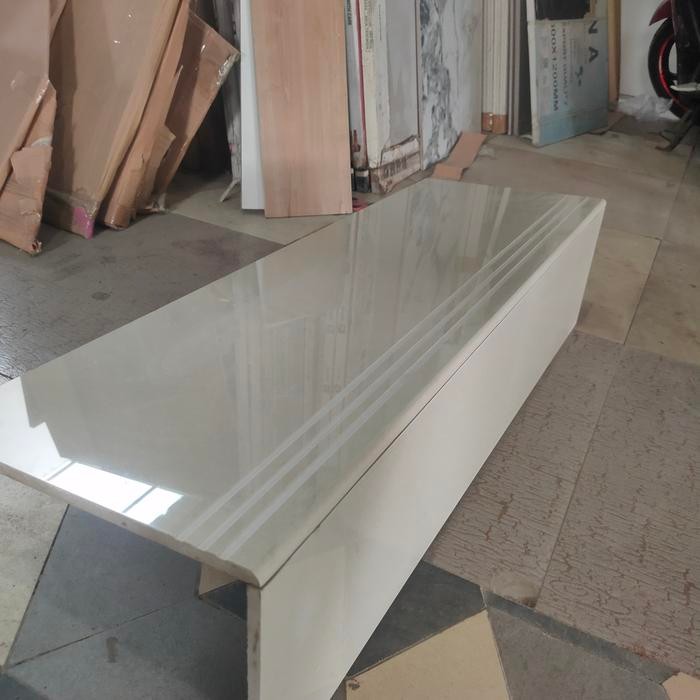 Granit Anak Tangga 30x90 dan 20x90 Crystal White