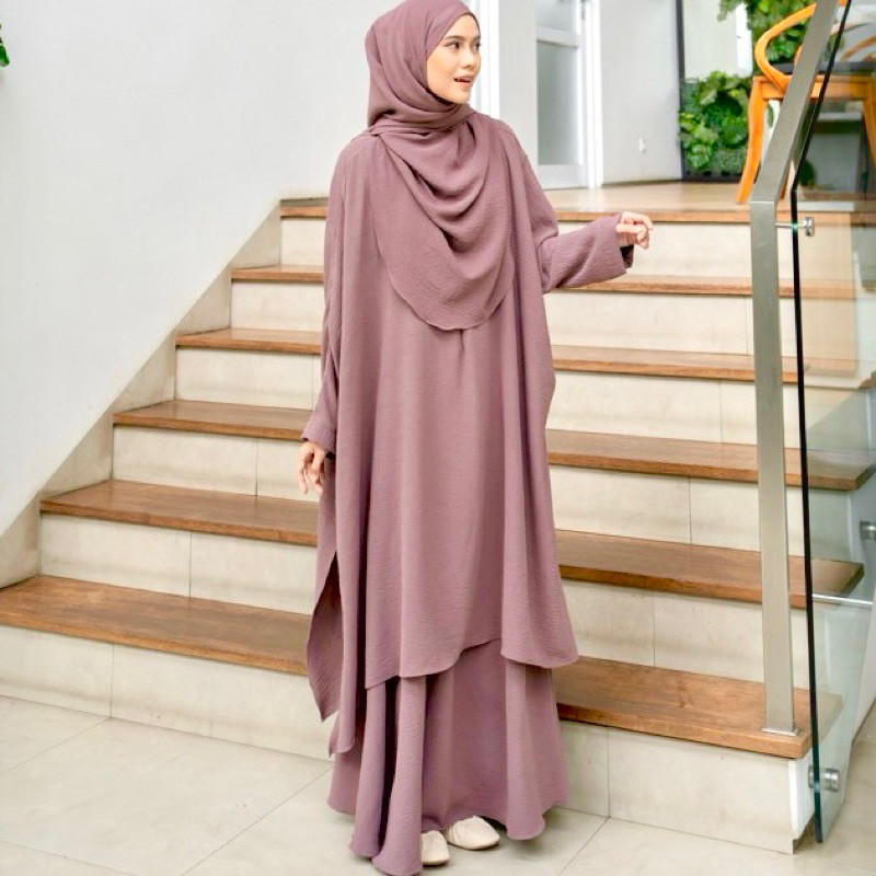 One Set Rok Tunik Melayu Syar’i Pashmina Oval Setelan Wanita Set Hijab Crinkle Airflow Premium
