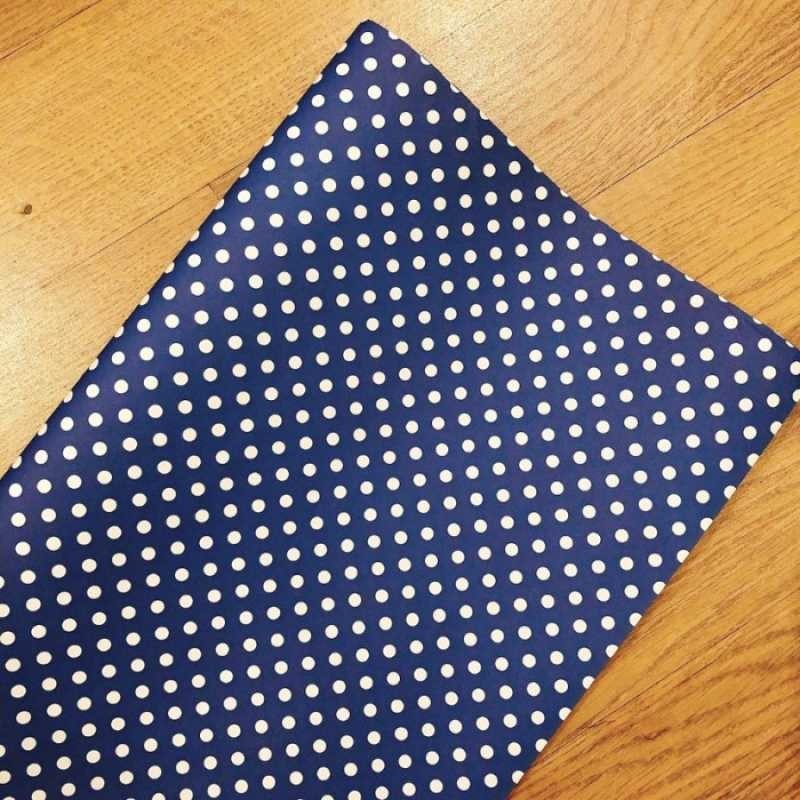 

Kertas Kado Polkadot Navy