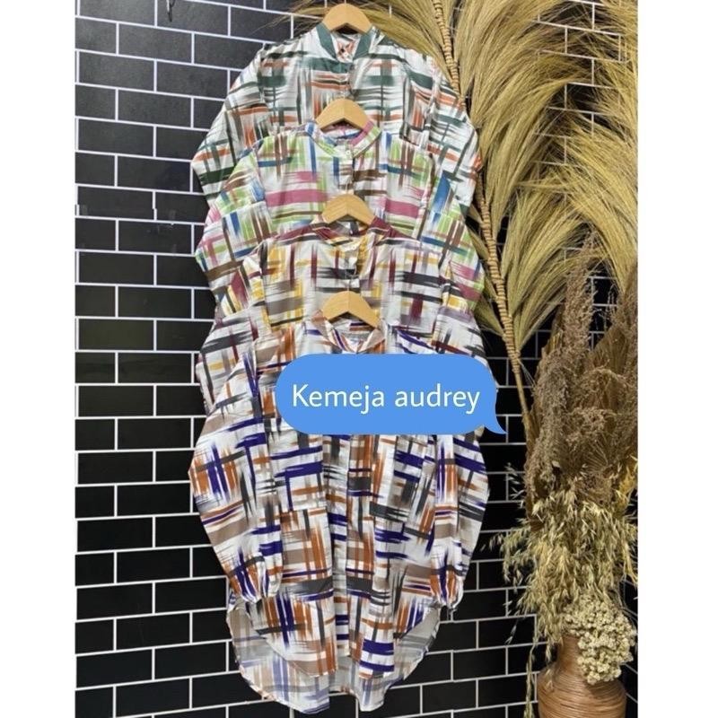 Atasan Kemeja Flanel Wanita Motif Audrey Oversize dengan Kancing Panjang