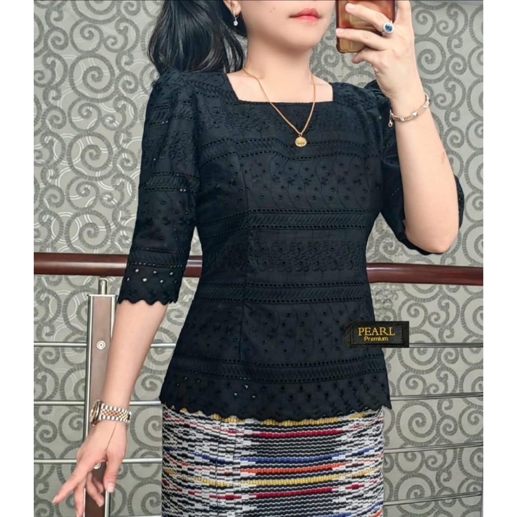 RW blus katun bolong khus hitam putih