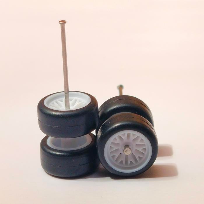 Diorama Diecast Ban karet Hotwheels DDD Miniatur Skala 64