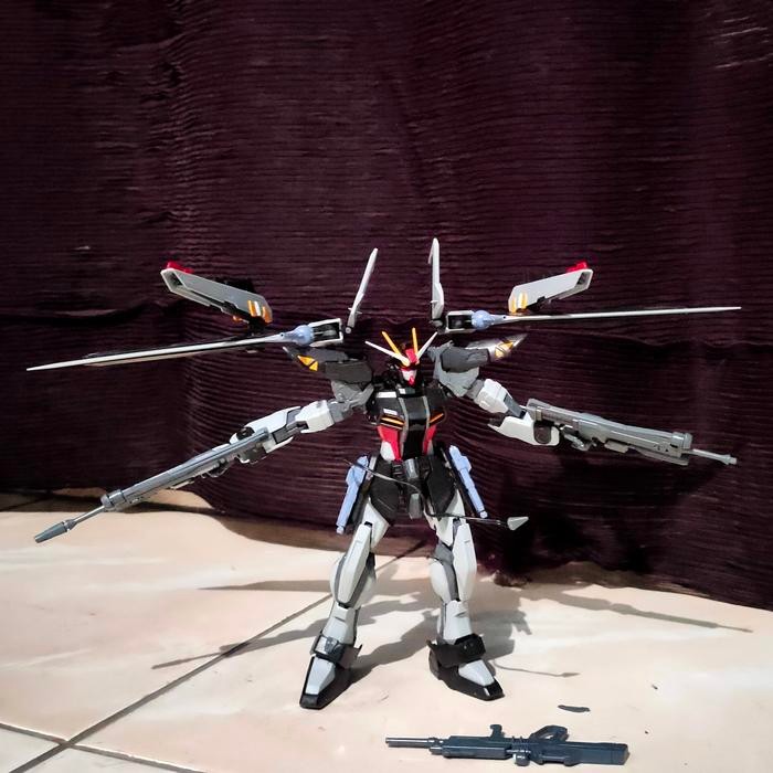 Gundam mg strike noir bandai