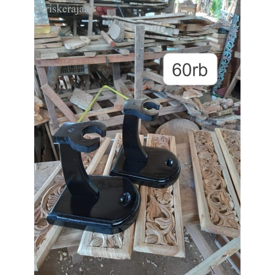 

jagrak keris isi 1 dari kayu jati termurah finishingan isi 1 keris bk Keris sengkelat majapahit mataram kartosuro kartasura Surakarta Yogyakarta nagasasra sabuk inten keris kriss nogososro BalineseJ antik