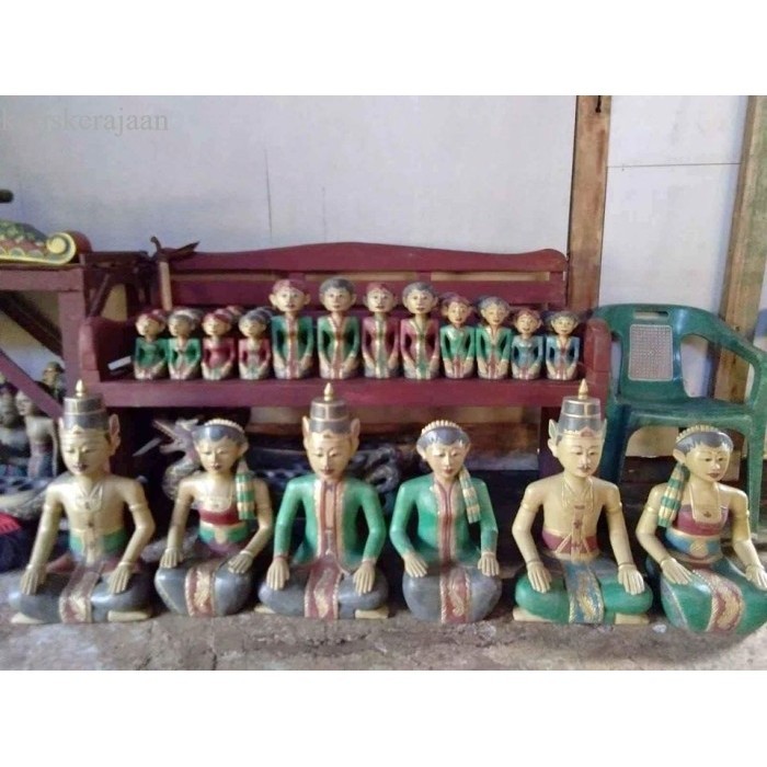 

patung roro blonyo besar yang didepan model jawa klasik dari kayu jati finishing mewah bk v antik