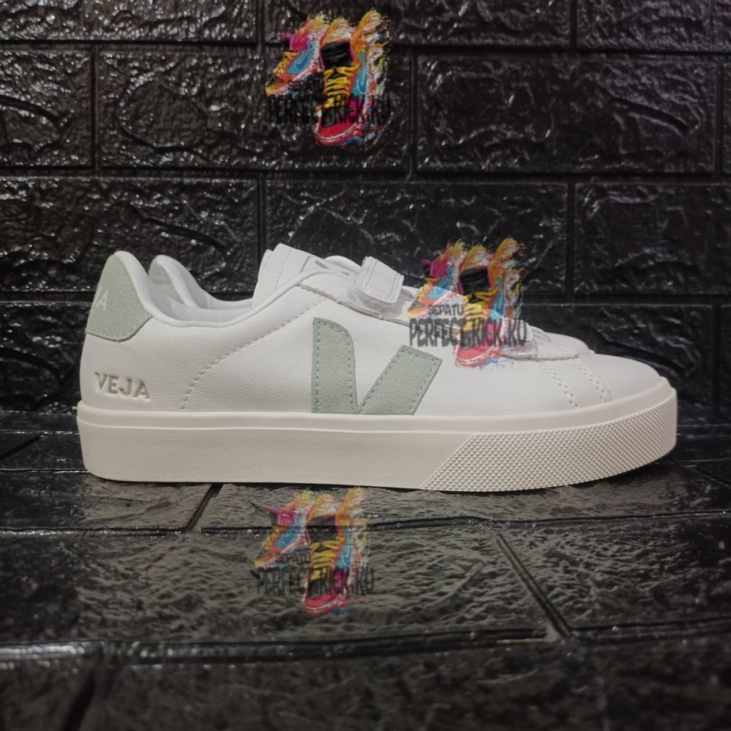 Sepatu Veja White Green