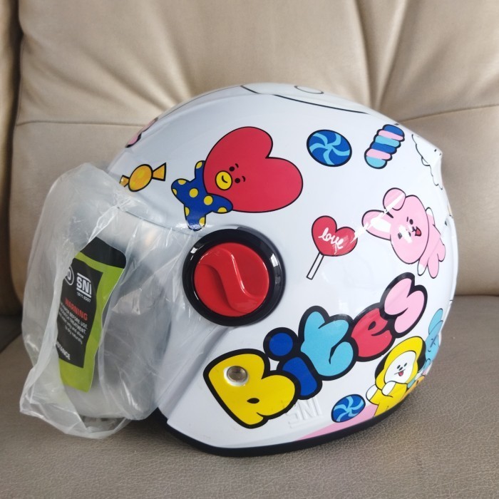 HELM ANAK JPN BTS - Putih