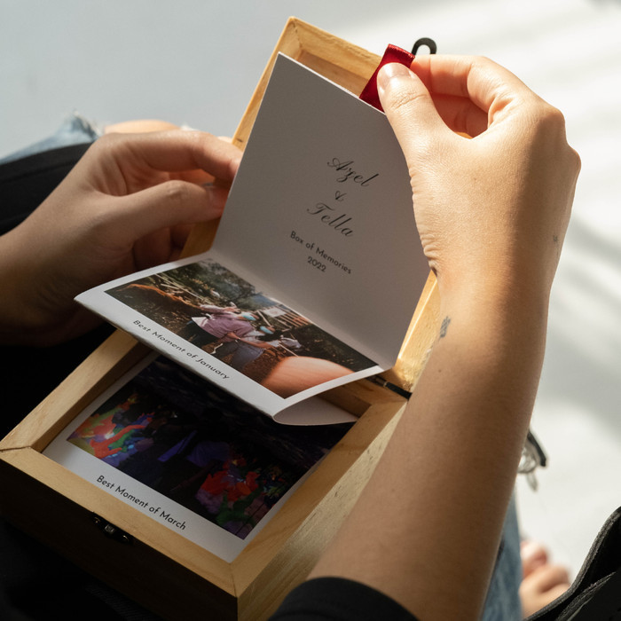 

Box of Memory Pull Out Box Custom Gift Hadiah Unik Anniversary Photo - Isi 1-6 foto