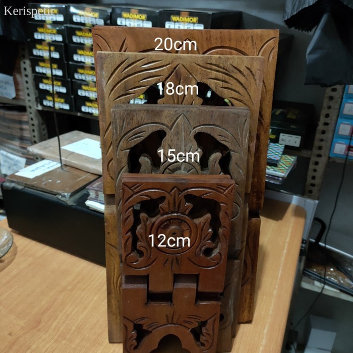 

rekal kayu ukir 20cm | tatakan al qur'an murah laris