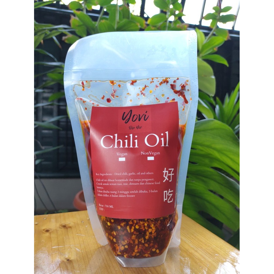 

New[Promo] Chili Oil With Crunchy Garlic Yovi / sambal,sambel dimsum 700 ML - 700, Vegan