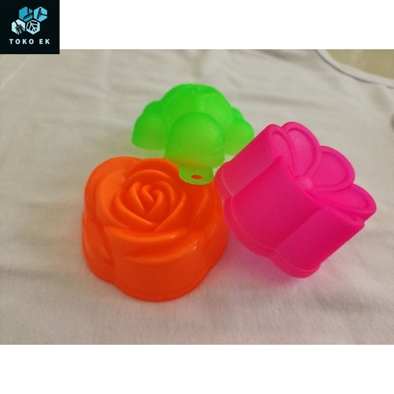 

EK Promo cetakan kue bunga plastik 3 pcs