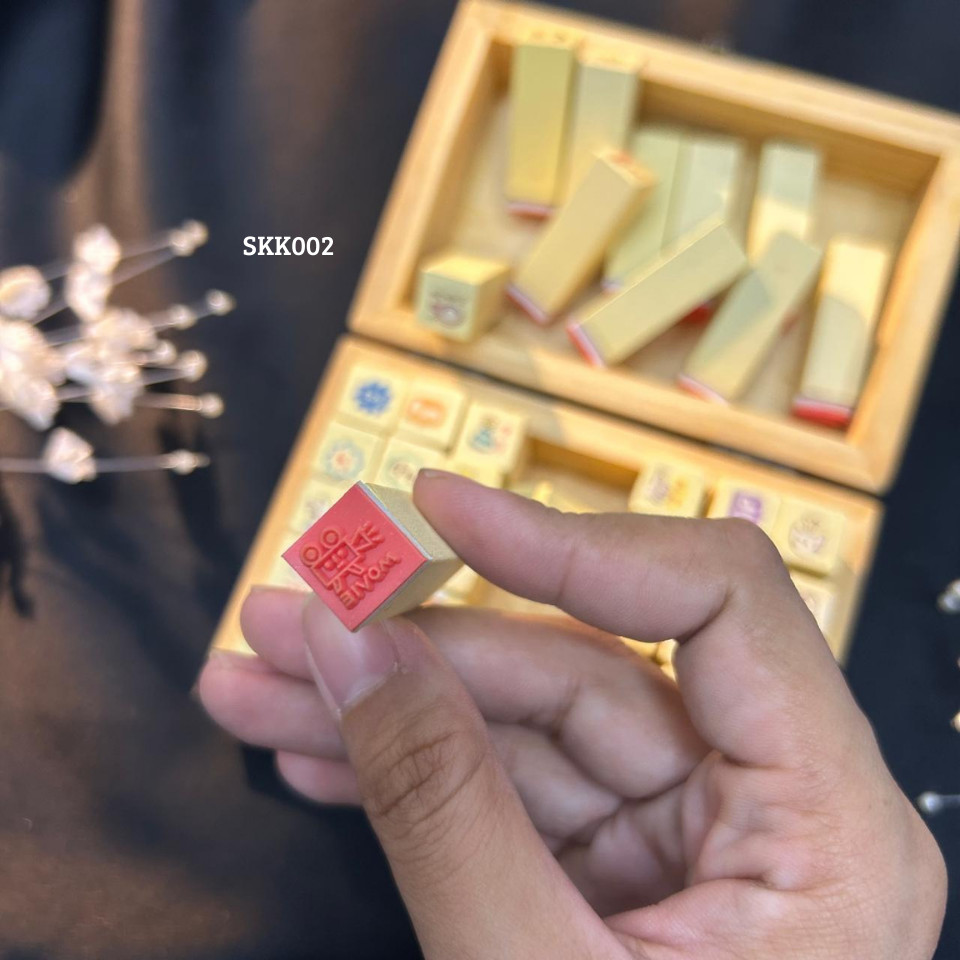 

Stempel Kayu Motif Lucu Hiasan Scrapbook Modern SKK001
