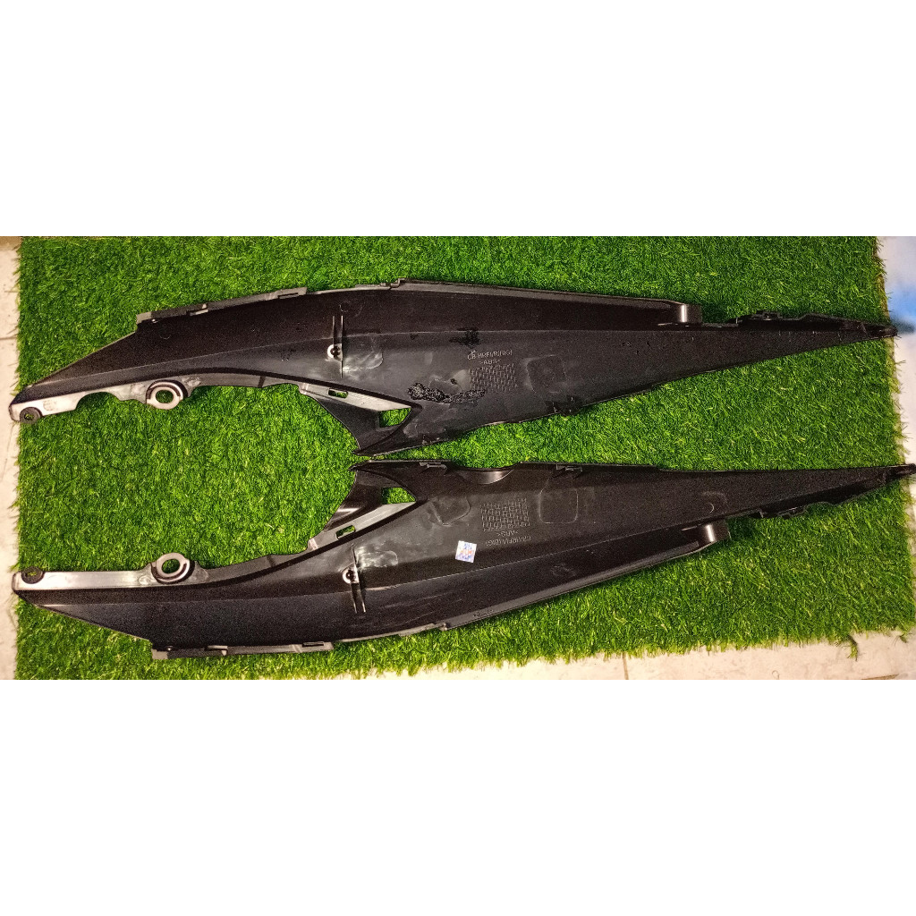 WIN - Cover Body Belakang Revo FI Injeksi Revo X Revo FIT Bodi Belakang Sepasang Kanan Kiri Hitam