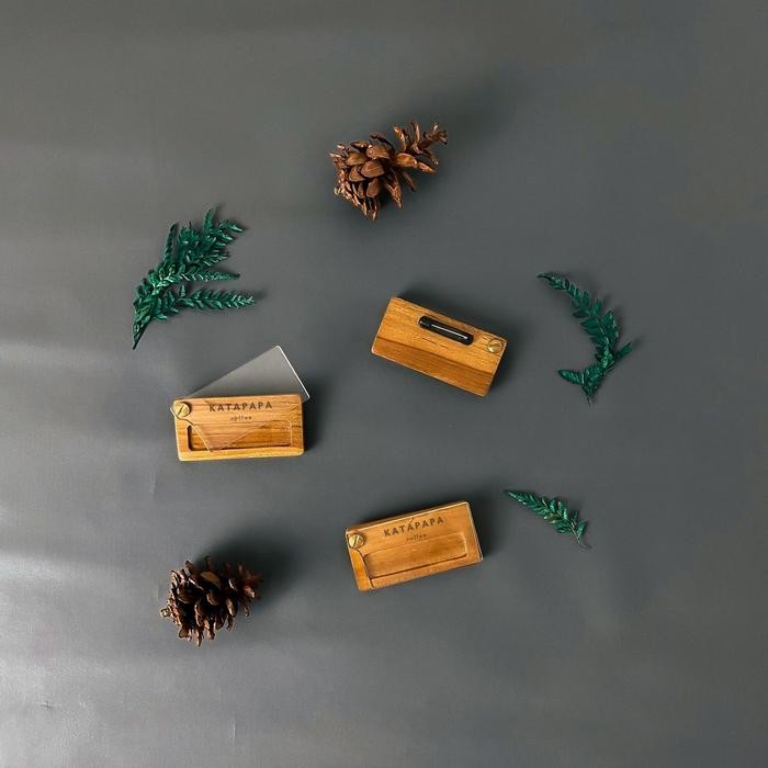 

Promo Papan Nama Dada Magnet Logo | Name Tag Logo Kayu | Pin Tag Nama Cafe - Magnet