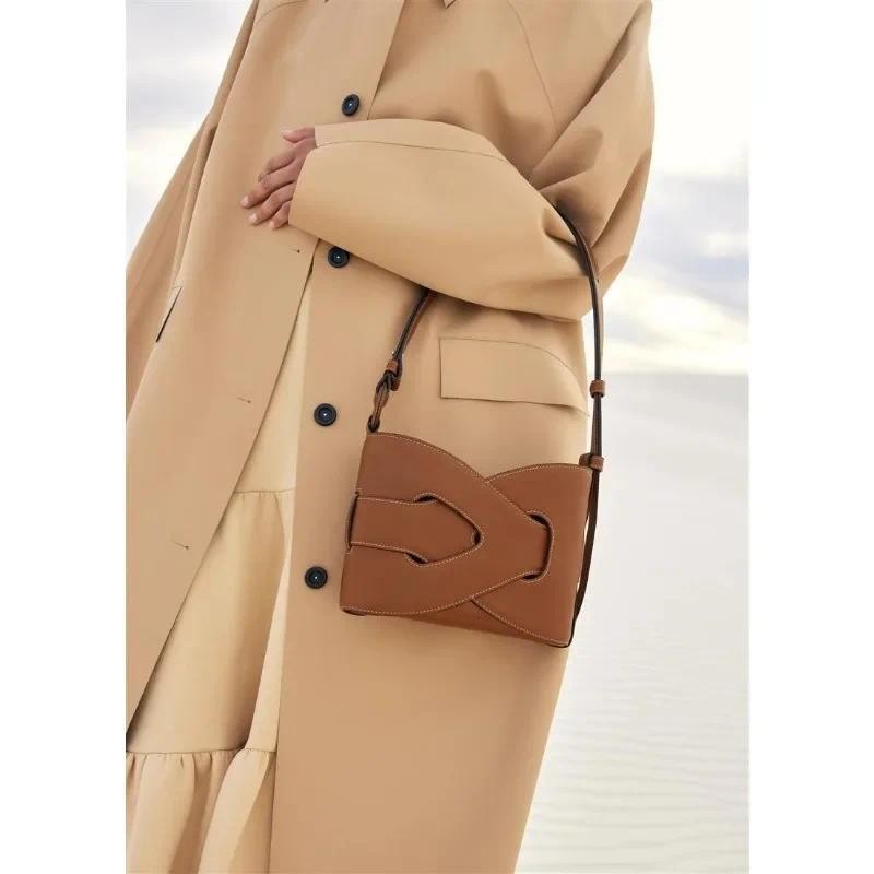 

2025 New Woven Bag Retro Twisted Bag Single Shoulder Handheld Crossbody Bucket Bag