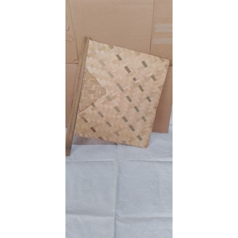 kipas tangan bambu besar