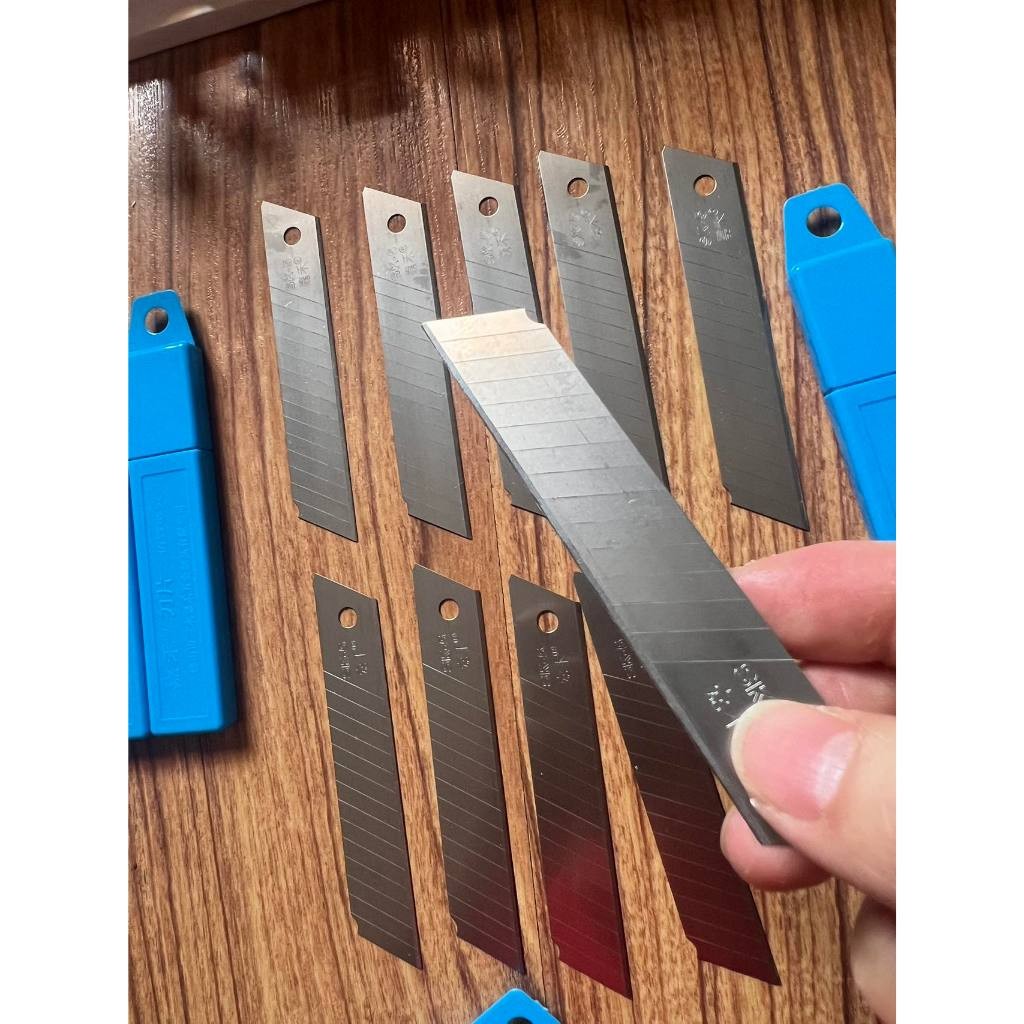 

TK-31 Isi Cutter Besar Ukuran L150 Refill Spare Blade Kater Dapat 10pcs Mata Pisau ATK Pisau Keperluan Kantor
