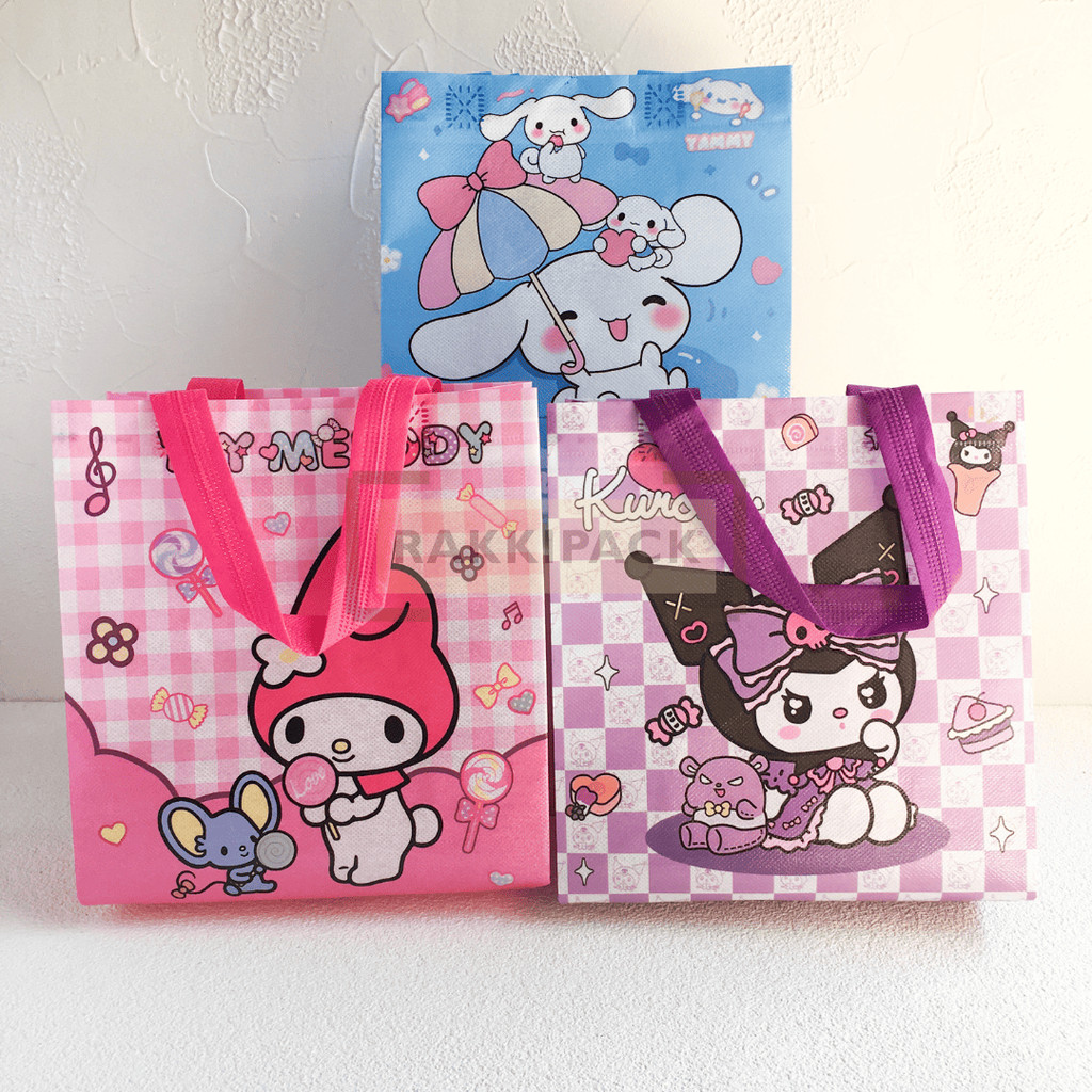 

Goodie Bag Tas plastik hampers souvenir Melody Kuromi Cinnamo sanrio