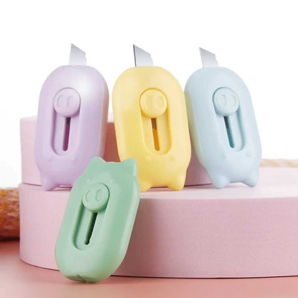 

Cutter Mini Karakter Lucu / Pisau Kecil Portable Serbaguna