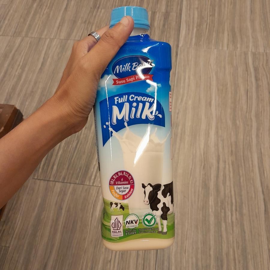 

Milk Barn Susu Sapi Full Cream Milk 1000ml 1 liter