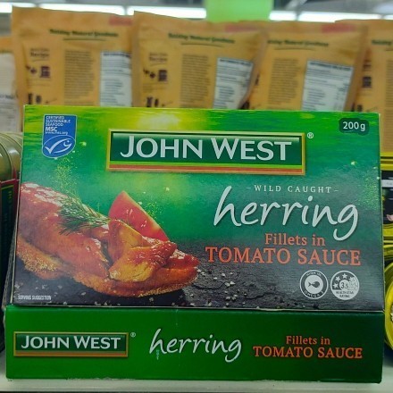 

John west Herring fish fillets in tomato sauce 200gr