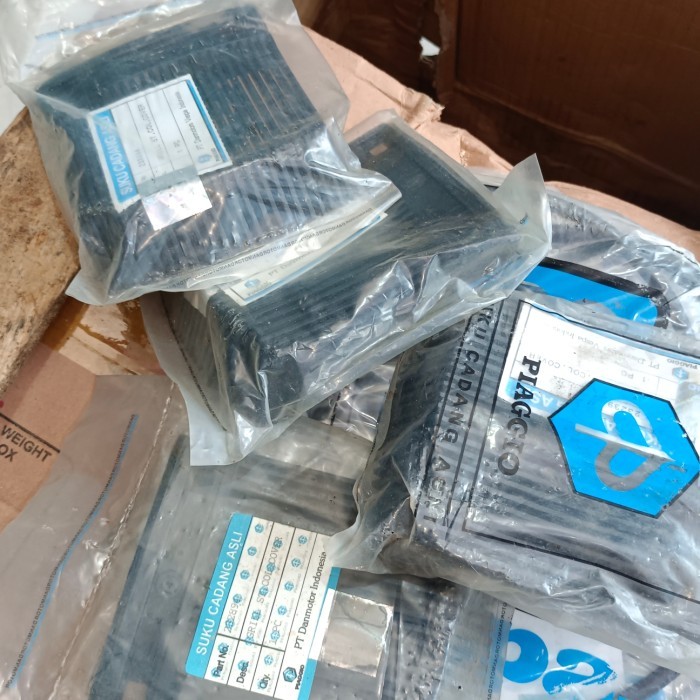 grill hidung Vespa Excel original nos danmotor biru