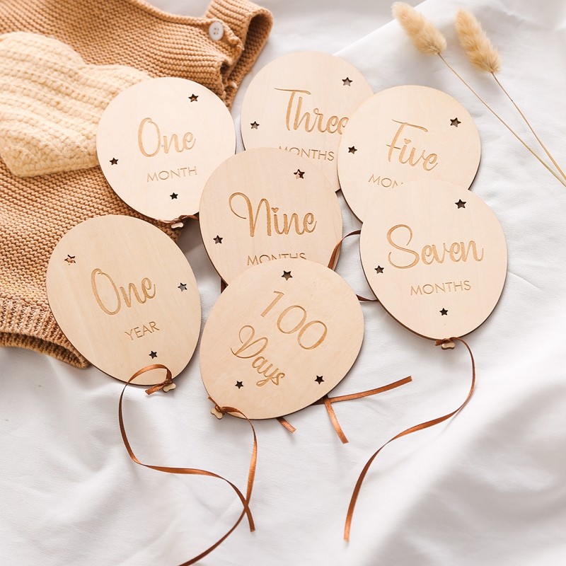 7PCS Newborn Wooden Balloon Milestone English 1-12 Month Wooden Card Baby Milestone Photography Prop