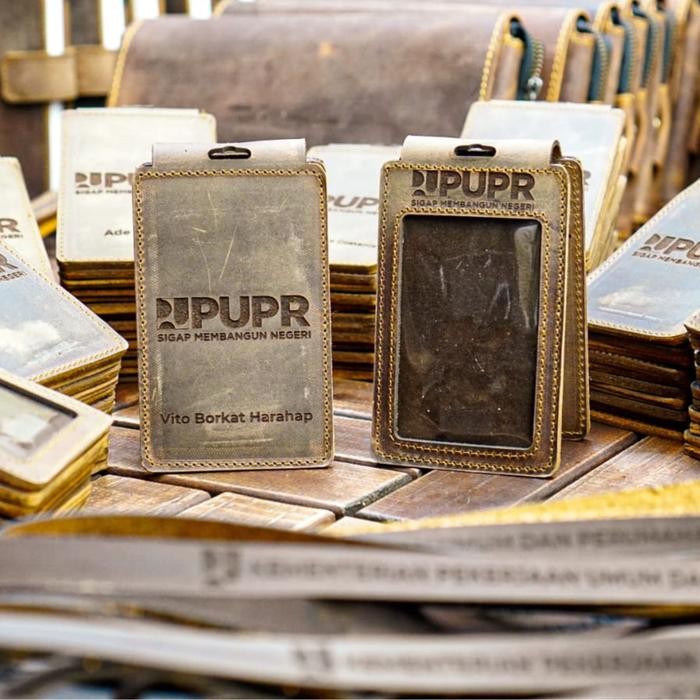 

ID CARD HOLDER KULIT NAME TAG CUSTOM NAMA & LOGO MODEL G *FREE GRAFIR* Aksesoris Tali lanyard