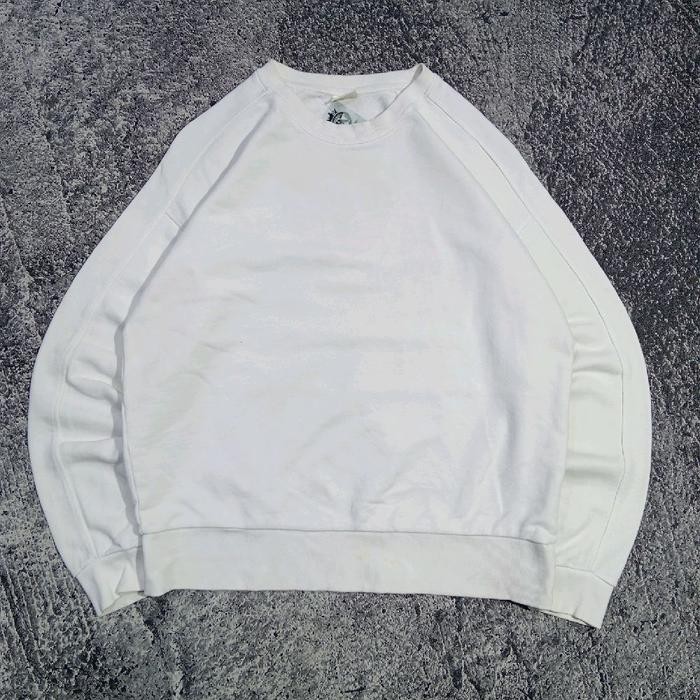 Jaket sweater crewneck TBJ NEARBY putih boxy bagus size xl