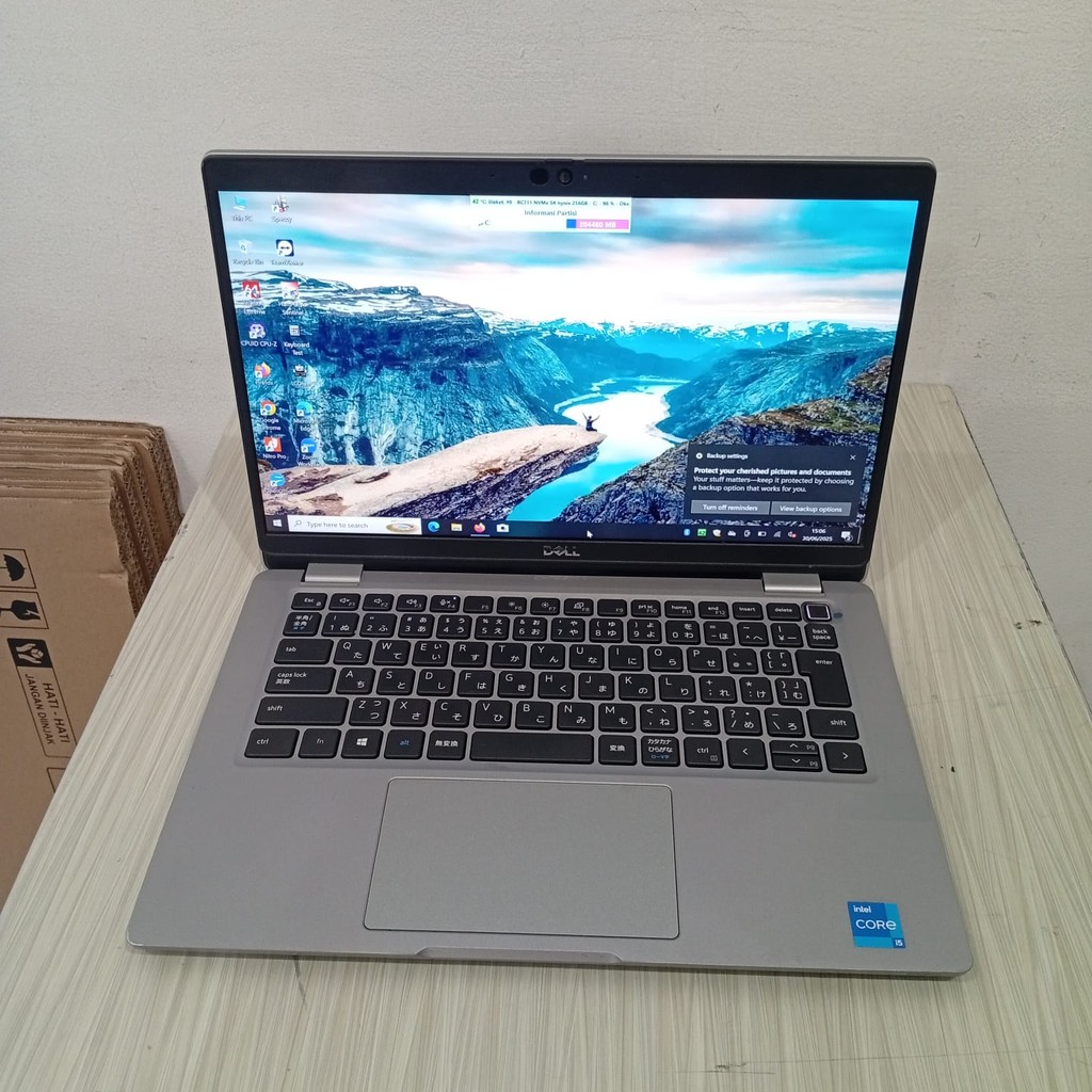 laptop  laptop Dell 5320 ram 8Gb ssd 256 CORE i5 Gen8 ringan